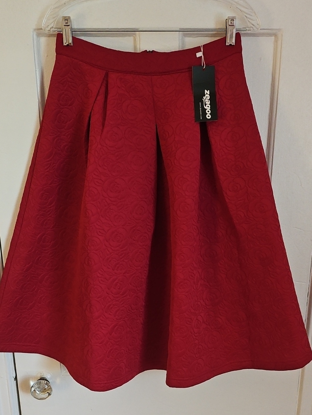 Women's Red Textured Pleated A-Line Skirt